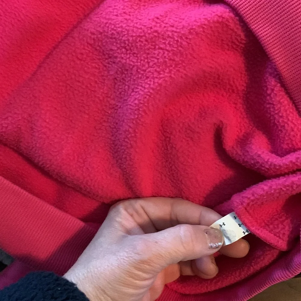 Pink under Armour fleece hoodie medium - Picture 7 of 7